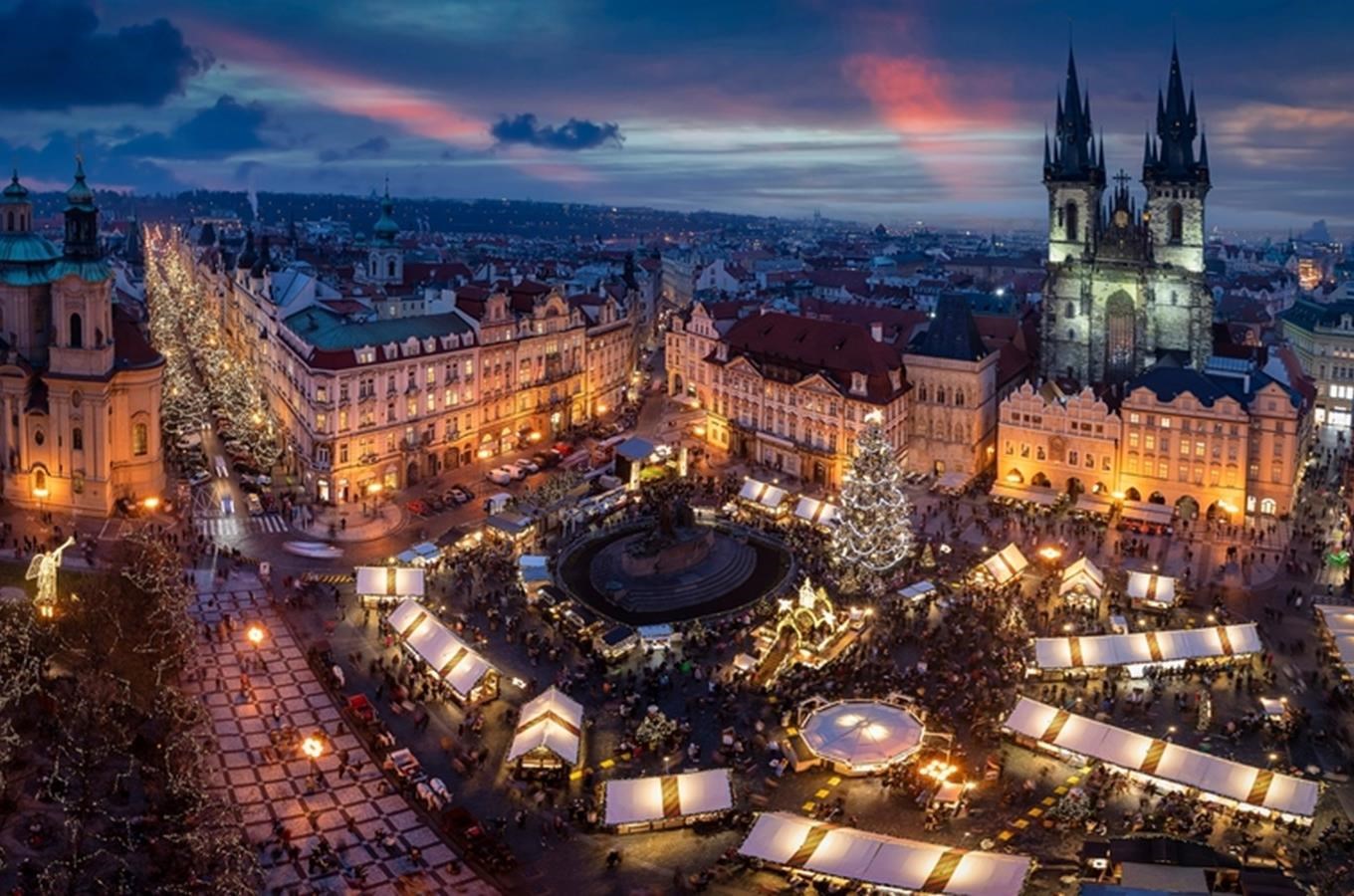 Vánoční trhy na Staroměstském náměstí v Praze